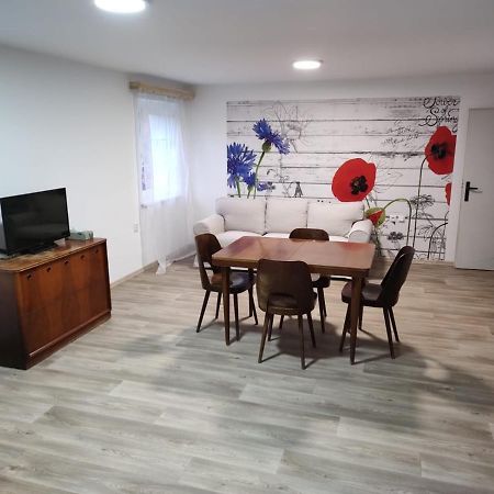 U Letiste Apartment Knezeves  Ngoại thất bức ảnh