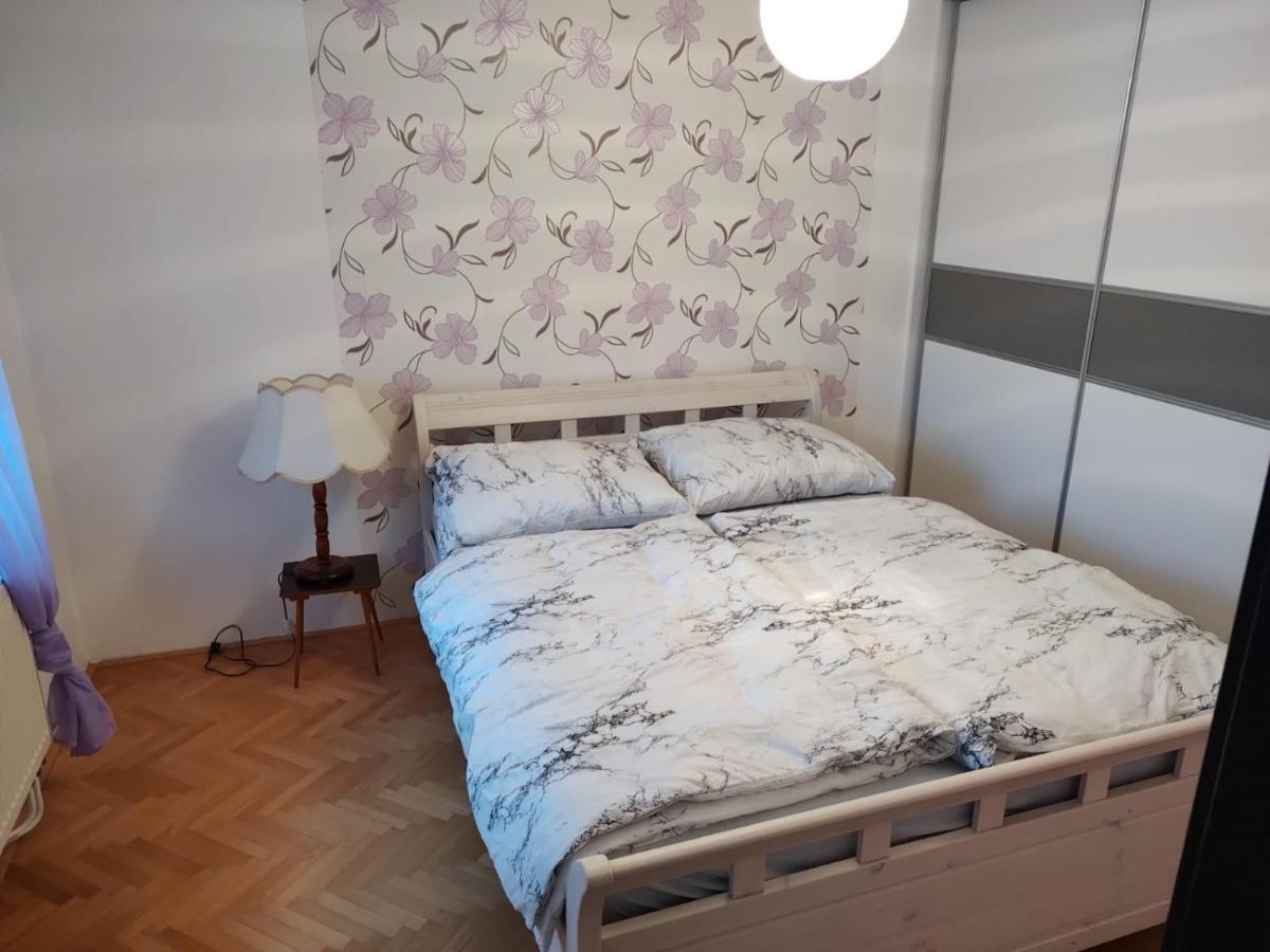 U Letiste Apartment Knezeves  Ngoại thất bức ảnh